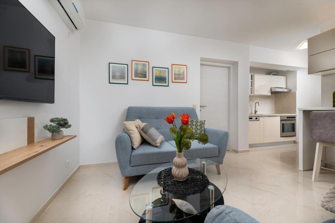 Apartman "Ela" Njivice Exteriör bild
