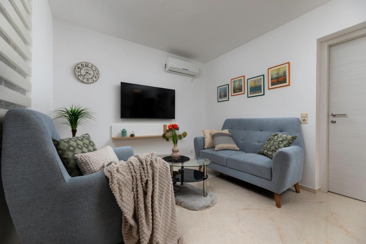 Apartman "Ela" Njivice Exteriör bild